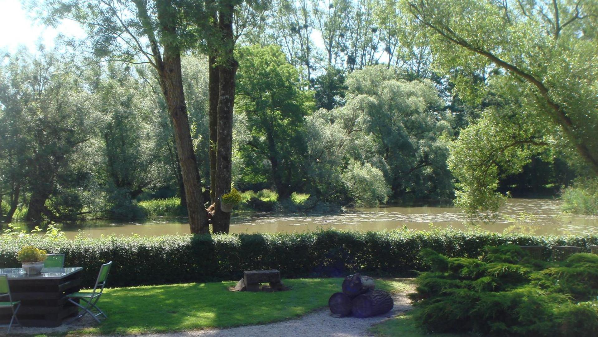 Moulin De Bourgchateau Louhans Bagian luar foto